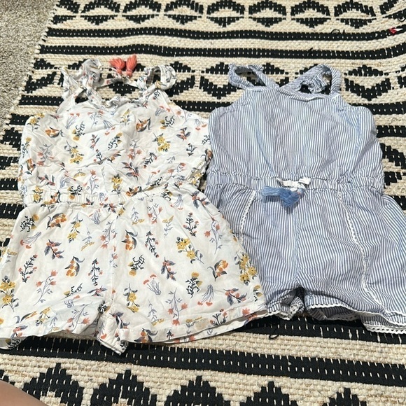 Girls two-piece bundle - Picture 1 of 3
